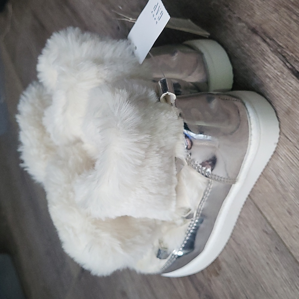 NWT Gap toddler boots - Picture 5 of 9